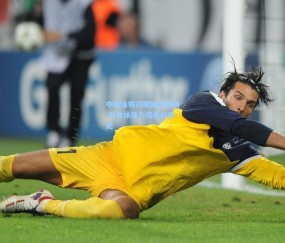 中国泳将闪耀国际赛场 混合泳接力摘金创历史