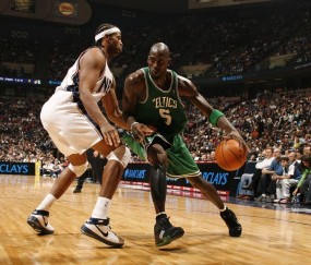 意甲劲旅佛罗伦萨锁定防线强援，高薪三年合约邀曼联铁卫林德洛夫加盟