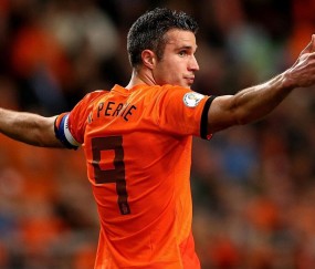 拜仁锋线引援战略转移 法尔克确认凯恩成首要目标